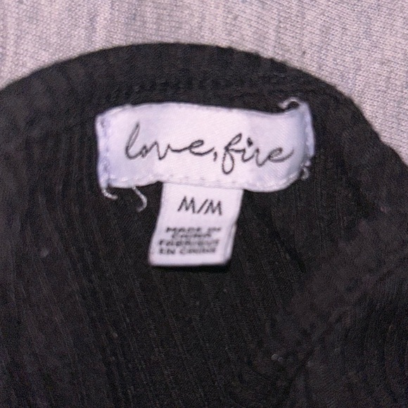 adjustable black tank top with synched middle - Picture 3 of 3